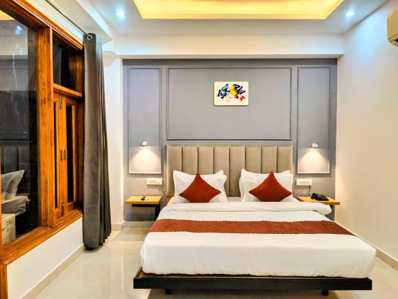 Mavens White Artemis Hospital Road Sector 52 Gurgaon Hotel Kültér fotó