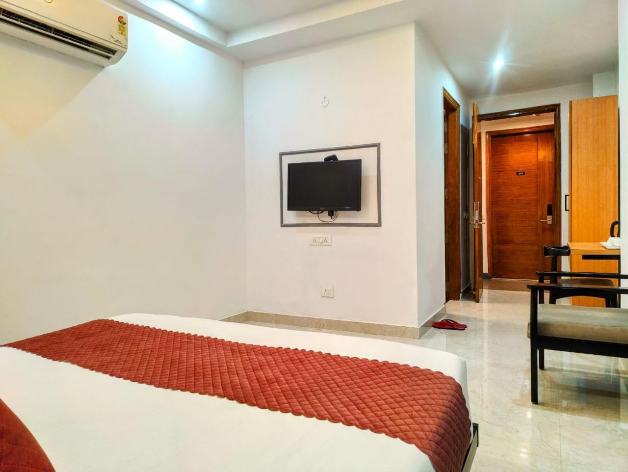 Mavens White Artemis Hospital Road Sector 52 Gurgaon Hotel Kültér fotó