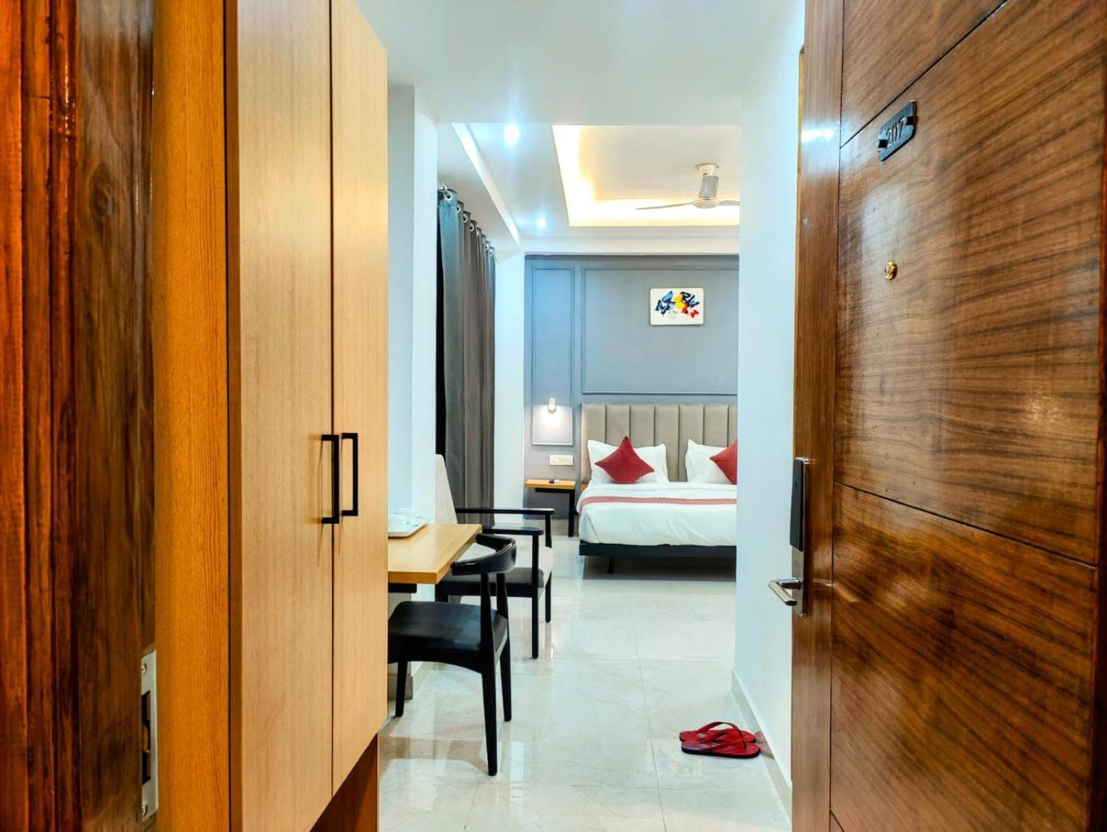 Mavens White Artemis Hospital Road Sector 52 Gurgaon Hotel Kültér fotó