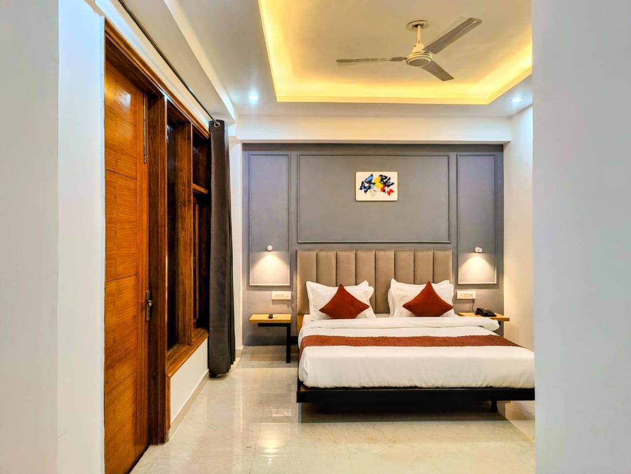 Mavens White Artemis Hospital Road Sector 52 Gurgaon Hotel Kültér fotó